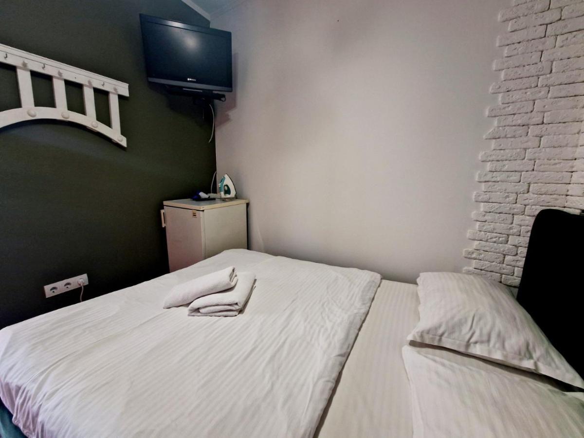 Svobody Apartments Lviv Exteriör bild